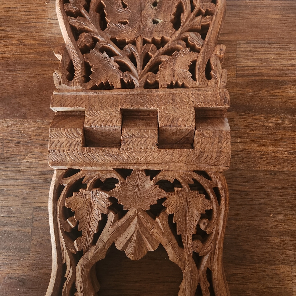 Vintage Wooden Book Stand With Leaf Design - Picture 3 of 6